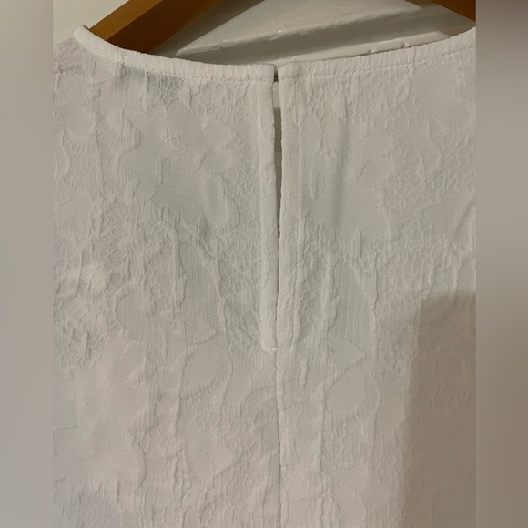 Express White Loose Flowy Peplum Top Size Small NWT - Picture 10 of 10